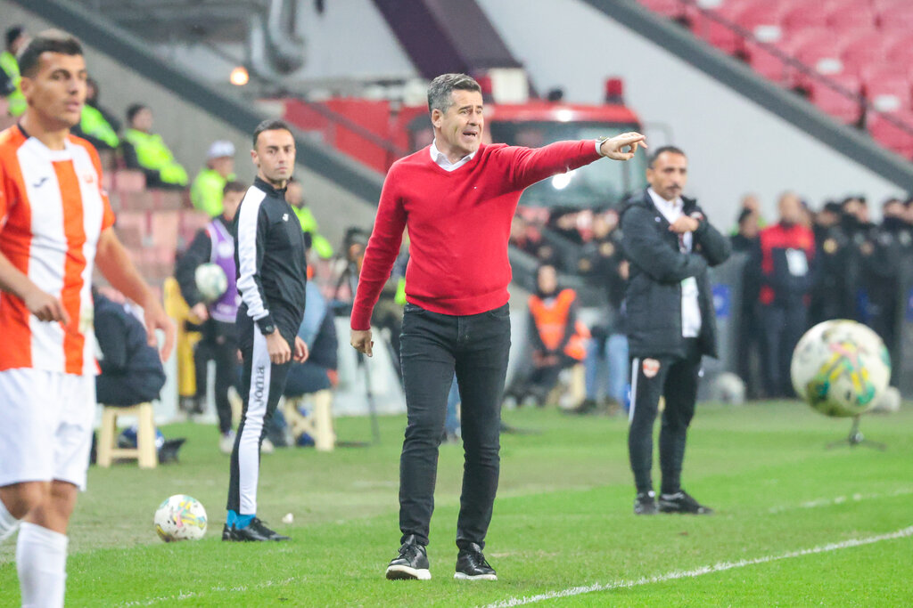 Teknik Direktör Hüseyin Eroğlu,Şampiyonluk yılımız olsun diliyorum