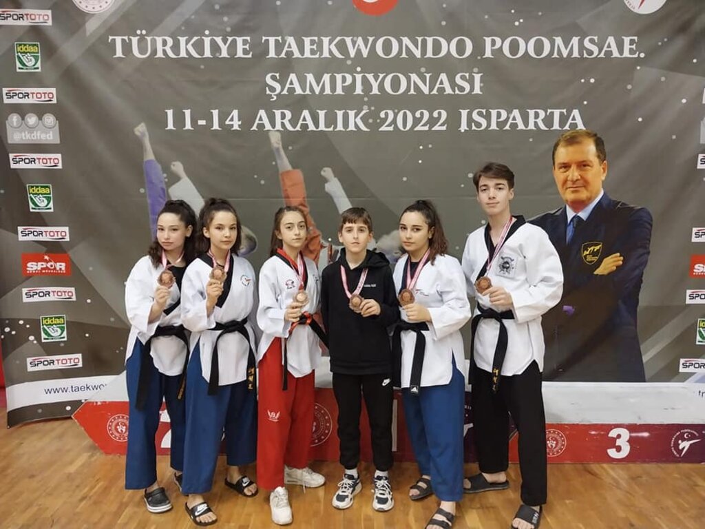 BAFRA'DA 2 OKUL, 2 SPORTİF BAŞARI