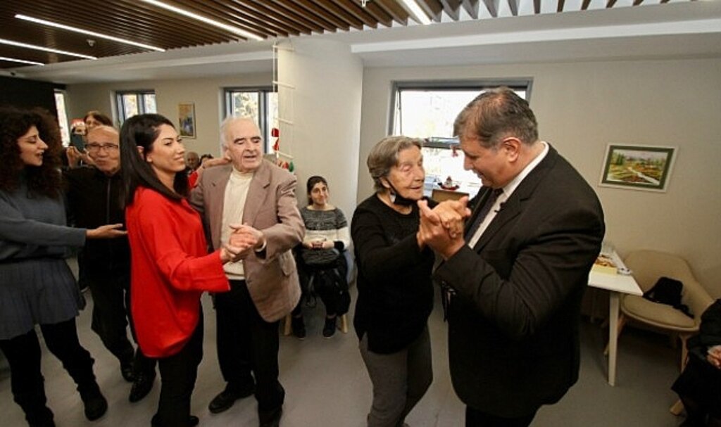 Alzheimer Evi'nde Yılbaşı Eğlencesi