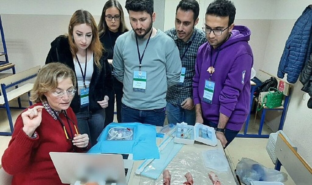 Atatürk Sağlık Hizmetleri MYO'dan sağlık çalışanlarına yönelik üç önemli etkinlik daha