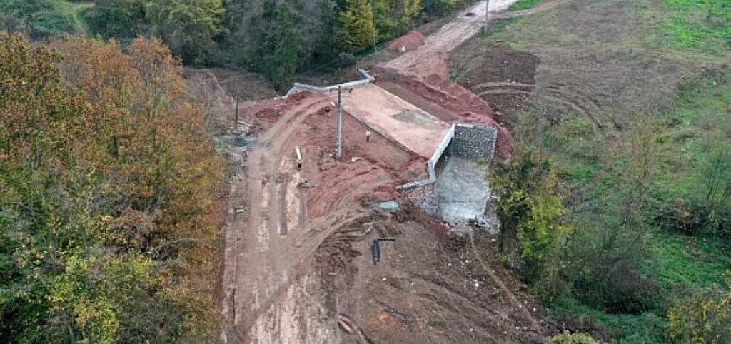 Başiskele Kahramanlar Caddesi'ne menfez