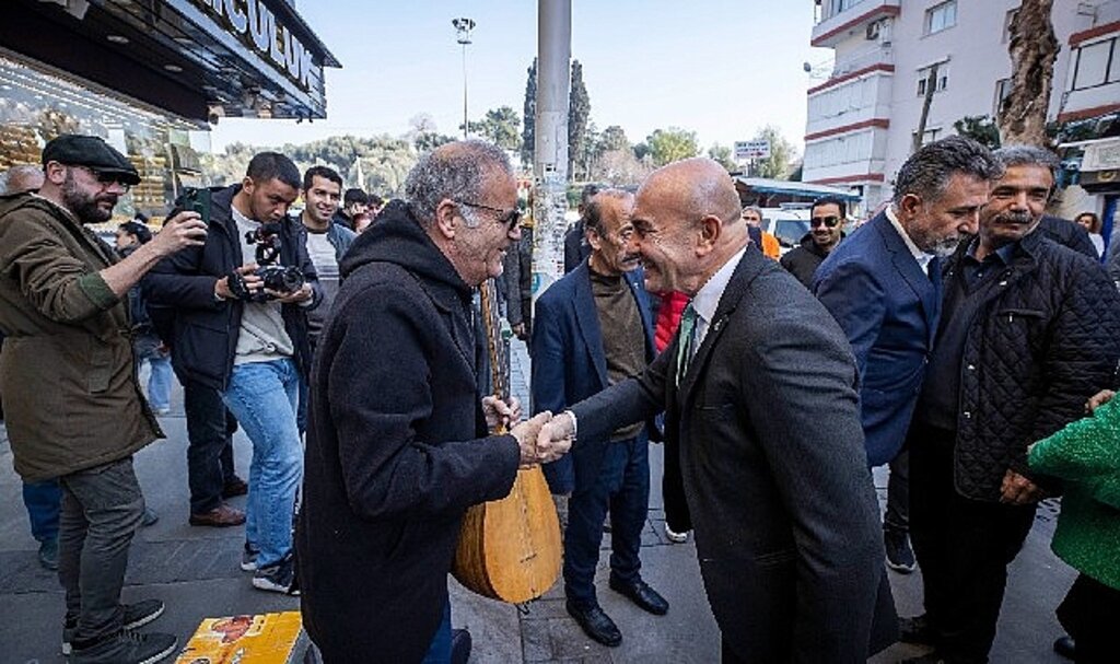 Başkan Soyer Bayraklı'daki çalışmaları inceledi