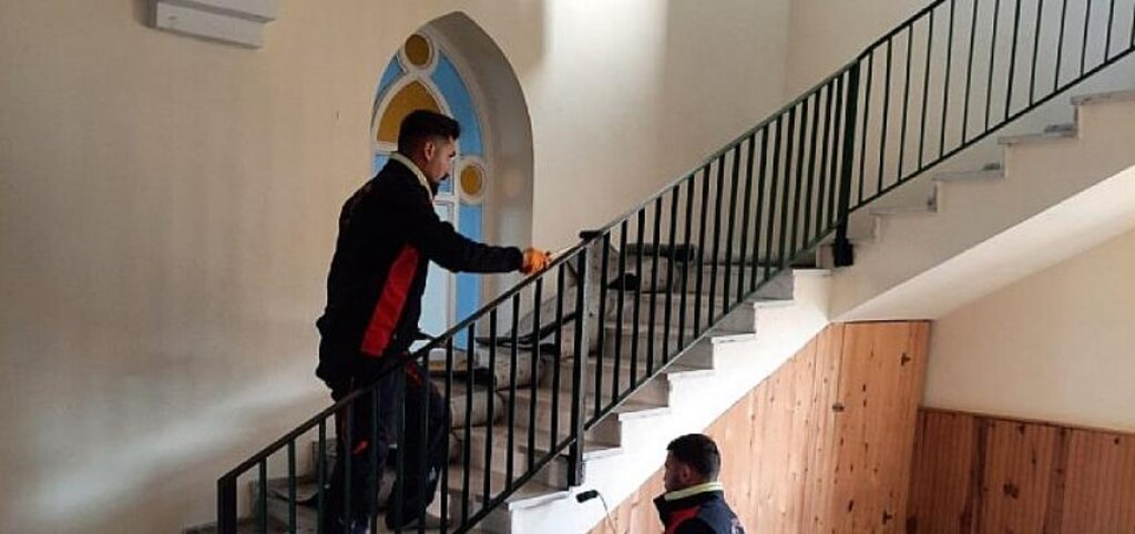 Büyükşehir, Sanayi Mahallesi'ndeki caminin dış cephesini yeniledi