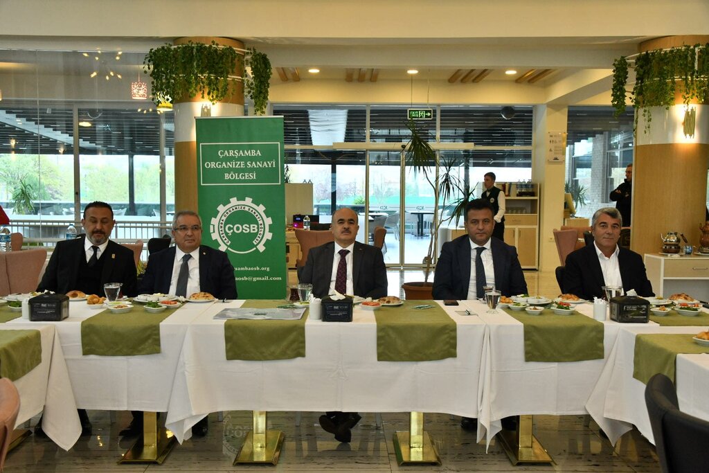 Vali, gerek altyapı, gerek üstyapı projeleri gerekse de sosyal donatılarıyla Çarşamba OSB’nin örnek bir OSB olacağını söyledi.