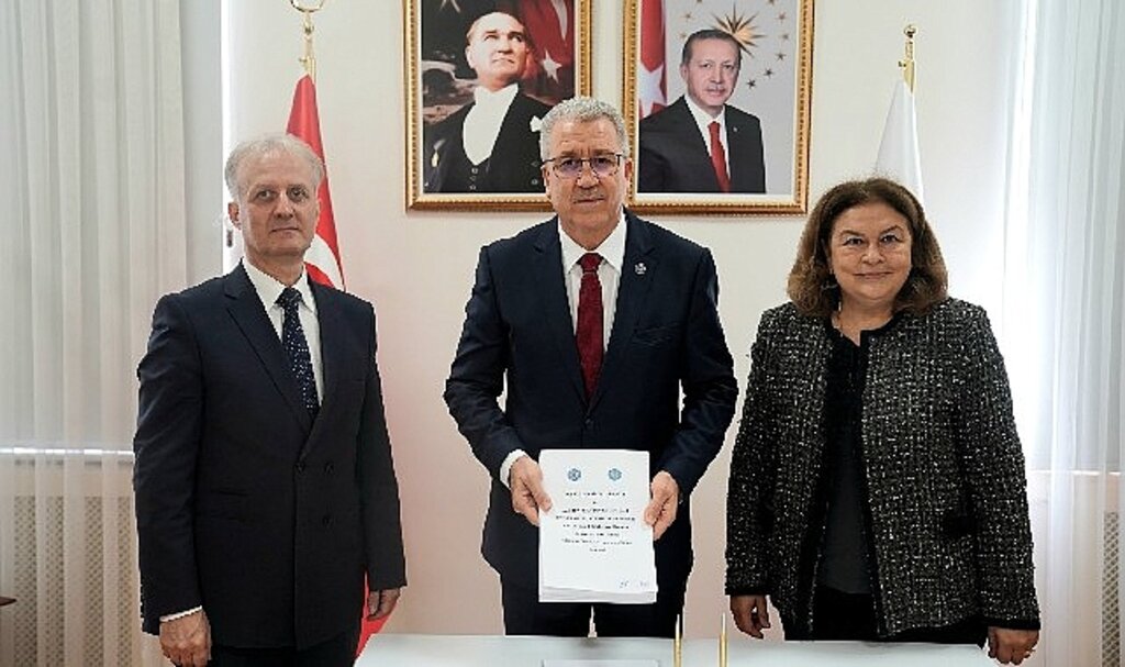 Ege Üniversitesi ile Azerbaycan Devlet İktisat Üniversitesi arasında