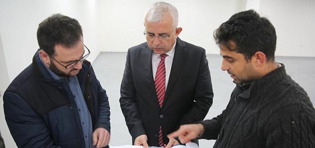 Gündoğdu, Alikahya Gençlik Merkezi'ni inceledi