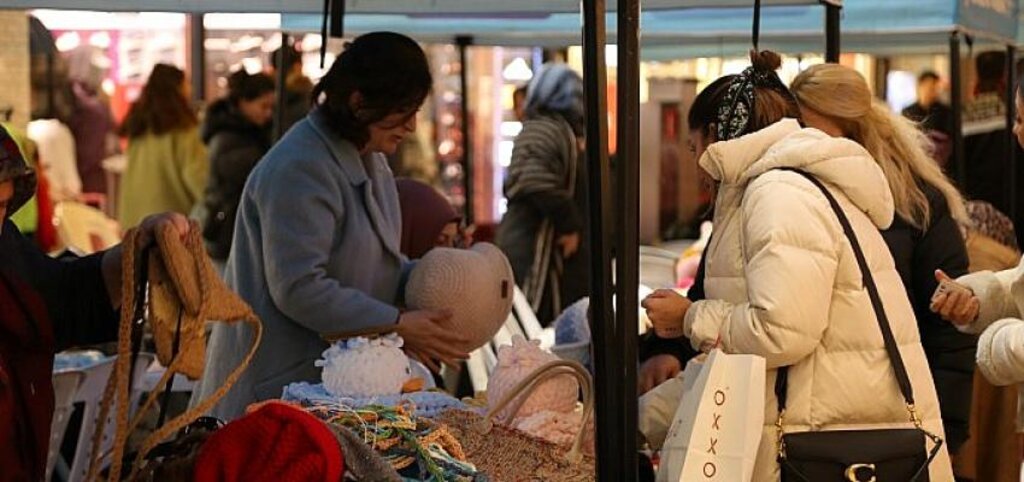 Kadın girişimciler ''Kışa Hazırız'' etkinliğinde satış yaptı