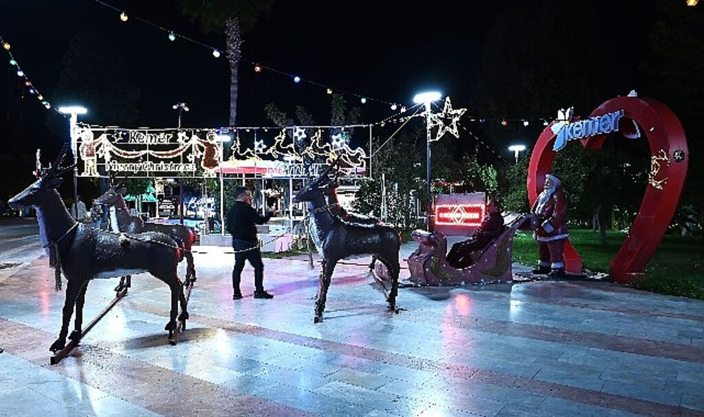 Kemer'de yılbaşı heyecanı başladı