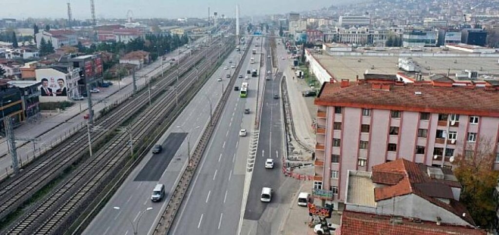 Kocaeli Büyükşehir 350 noktada Kocaeli'nin üstyapısını nakış gibi işliyor