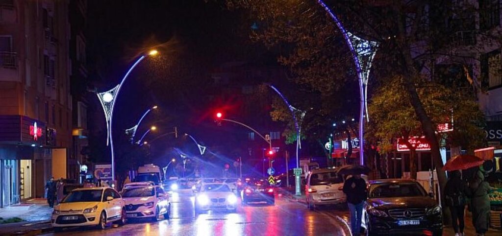 Kocaeli Büyükşehir, Gebze'yi ışıl ışıl yaptı