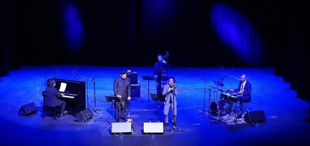 LYSA’da yıldızlar geçidi