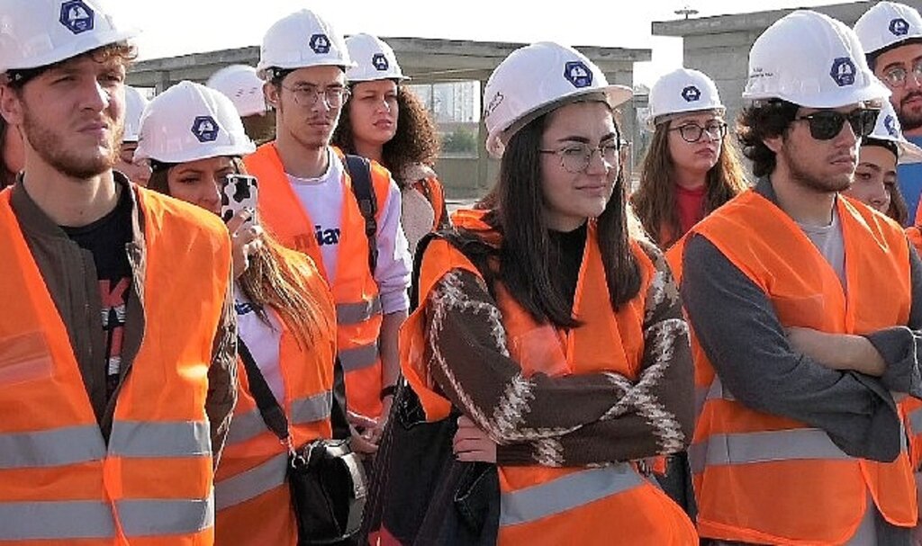 MAKÜ'lü öğrenciler katlı otopark projesini inceledi