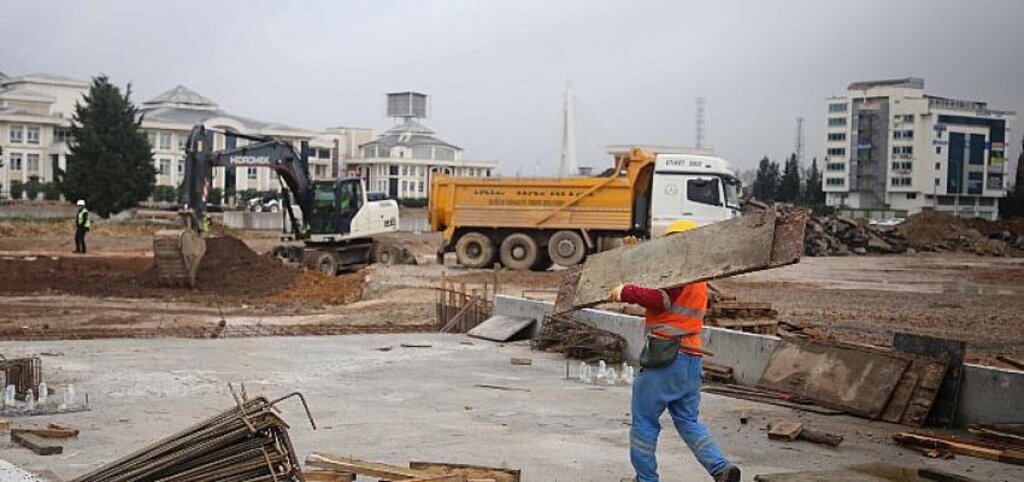 Milli İrade Meydanı'nda temel betonu döküldü