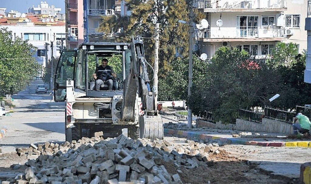 Narlıdere'de Fen İşleri Aralıksız Görev Başında
