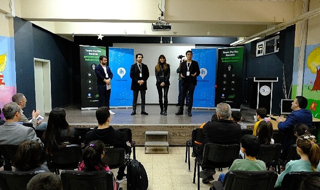 Team Paribu Seninle, Bursa'daki öğrencilerin spor ekipmanı ihtiyacını karşıladı