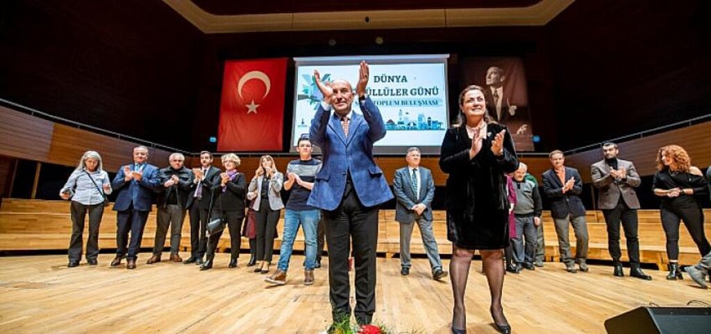 Tunç Soyer: İzmir felaketleri gönüllülükle aştı