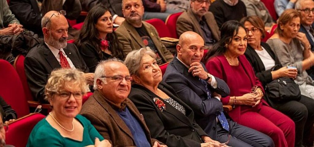 Yaşar Kemal'in bin bir çiçekli bahçesi kapılarını açtı