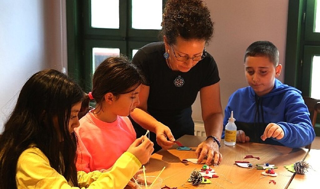 Yılbaşı süslerini kendileri yaptı