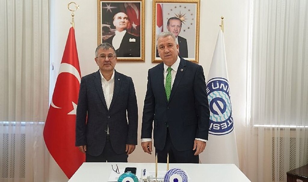 Egeli bilim insanları 'İpekböceklerini biyoreaktör olarak kullandılar'