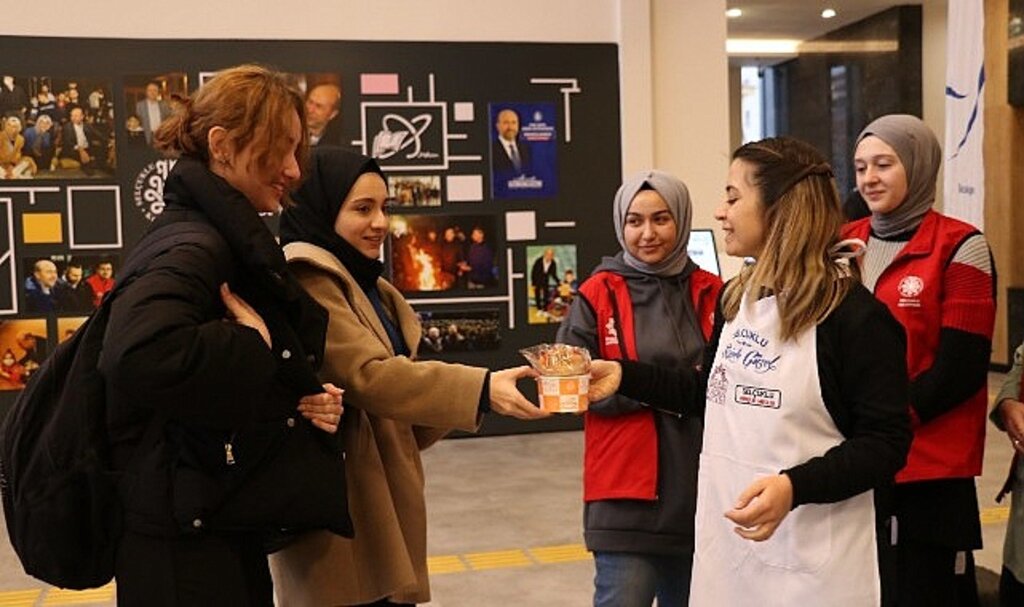 Finallere Çalışan Öğrencilere 