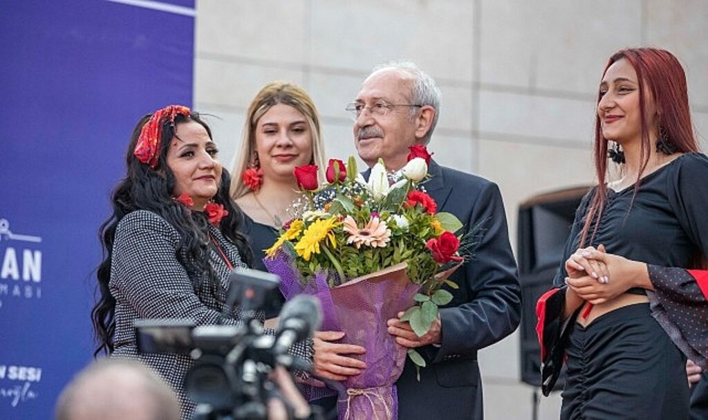 İzmir'de Roman buluşması