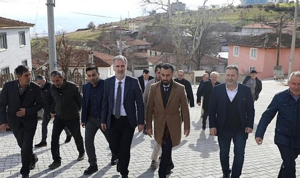 Karalar Mahallesinde Sokaklar Parke Taşla Kaplanıyor