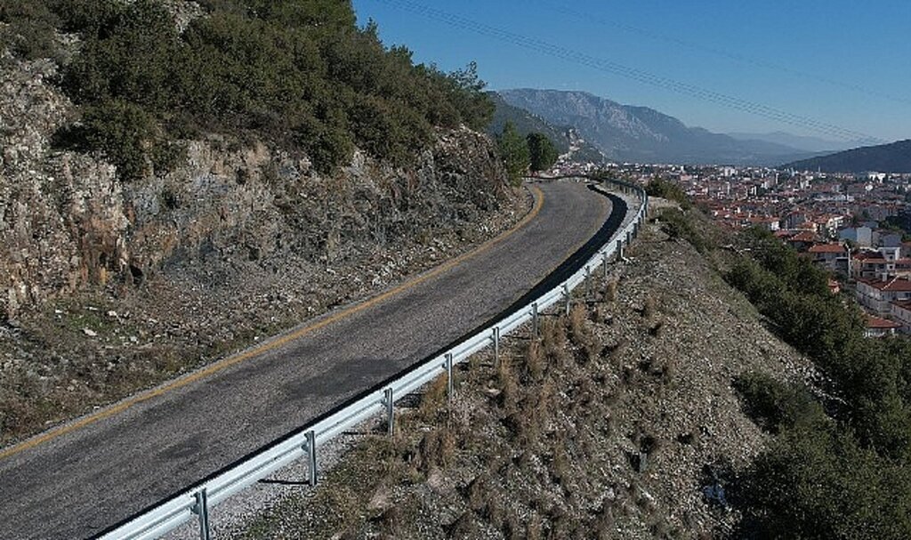 Muğla Büyükşehir Güvenli Yol Çalışmalarına Devam Ediyor