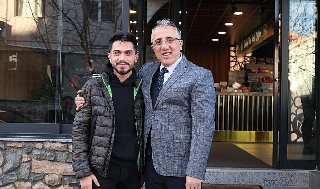 Nevşehir Belediye Başkanı Dr. Mehmet Savran, 2000 Evler Mahallesi'nde yeni açılan işyerlerini ziyaret etti