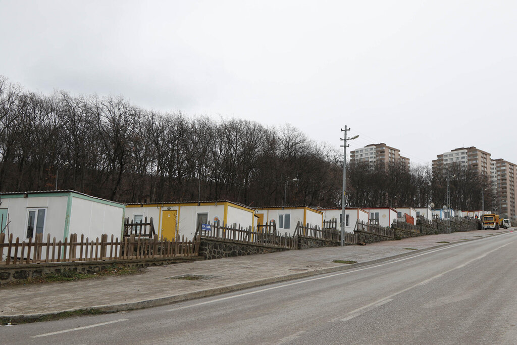 Atakum Belediyesi ve AFAD iş birliğiyle, Atakum'da hobi bahçesi olarak kullanılan 41 adet konteyner deprem bölgesine gönderildi.