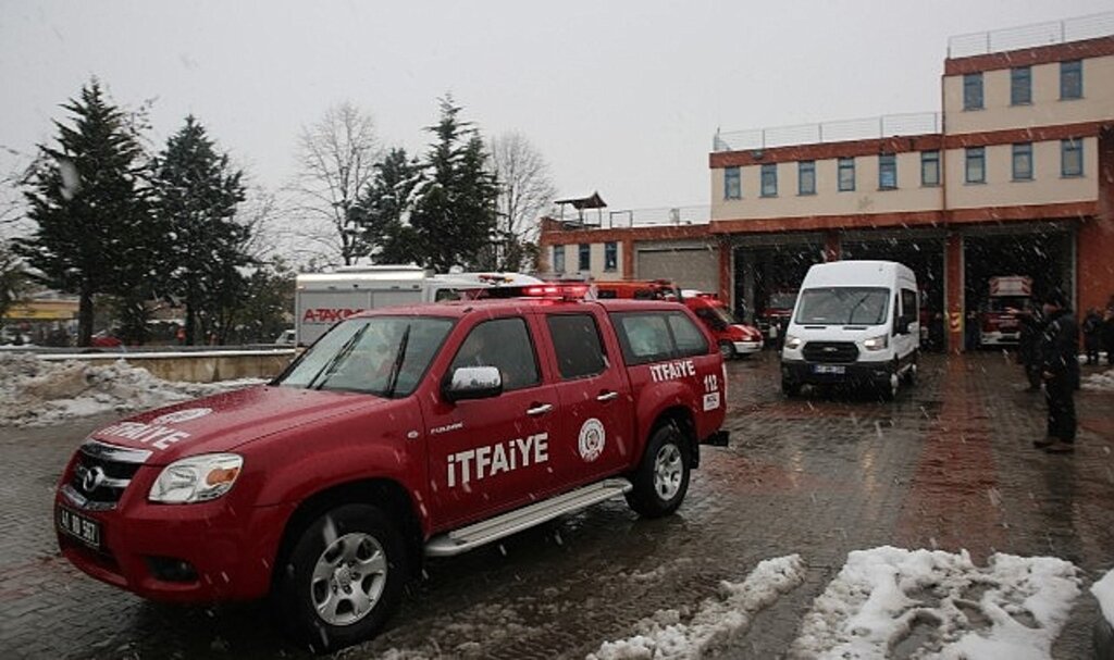 Deprem bölgesine ekipler gitmeye devam ediyor