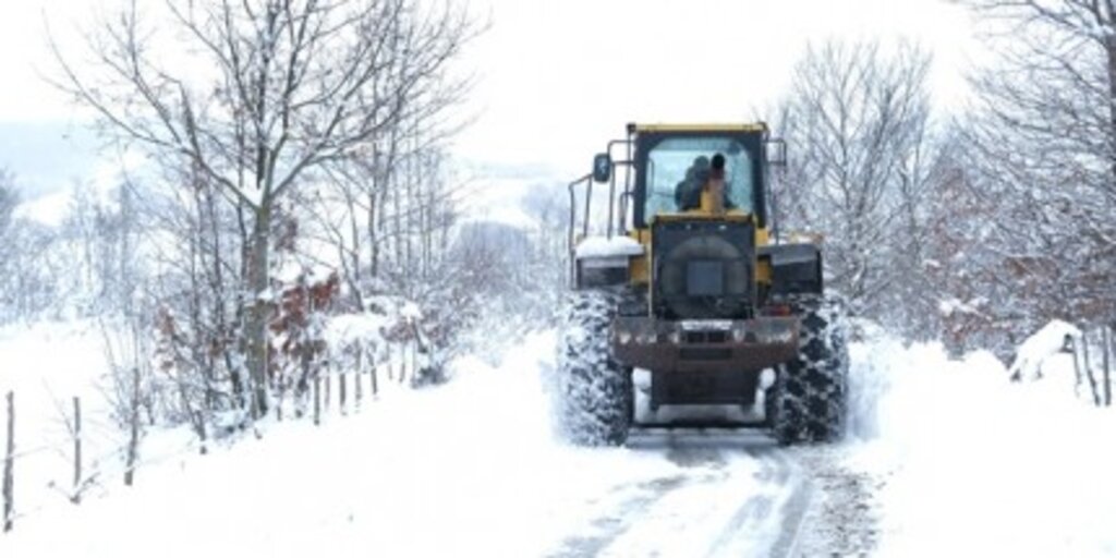 Tekkeköy’de Karla Mücadele Hız Kesmiyor