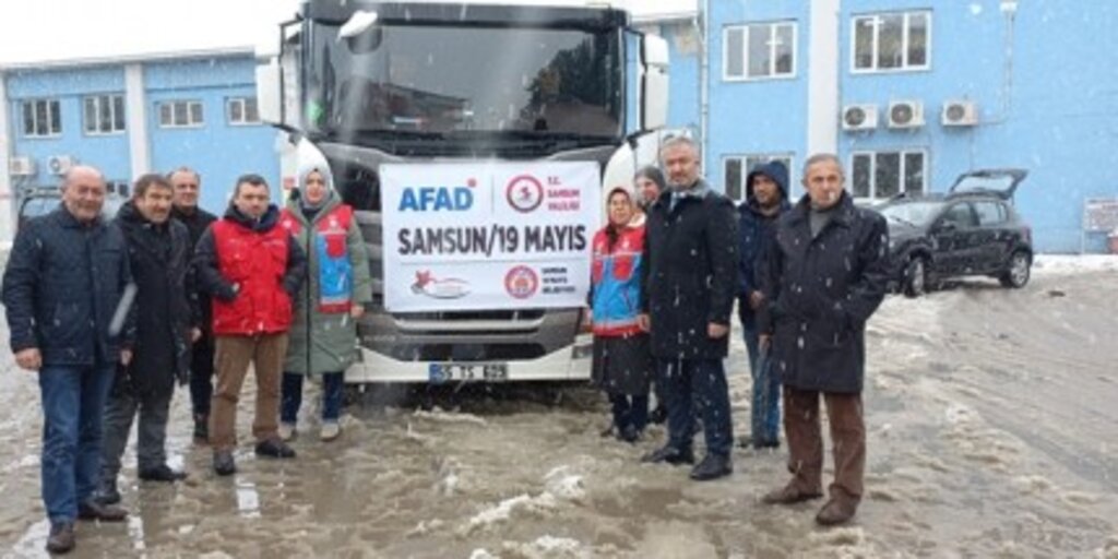 Deprem Bölgesine 19 Mayıs'tan 5. Tır Yolcu Edildi