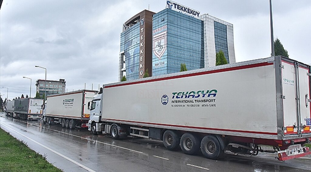 Tekkeköy'den afet bölgesine yardım seferberliği