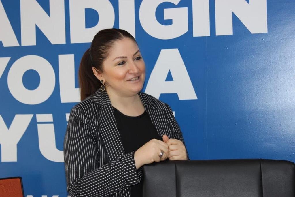 AK TEŞKİLATLAR MELİKE AKTEL KARAÇOR’U BAĞRINA BASTI!