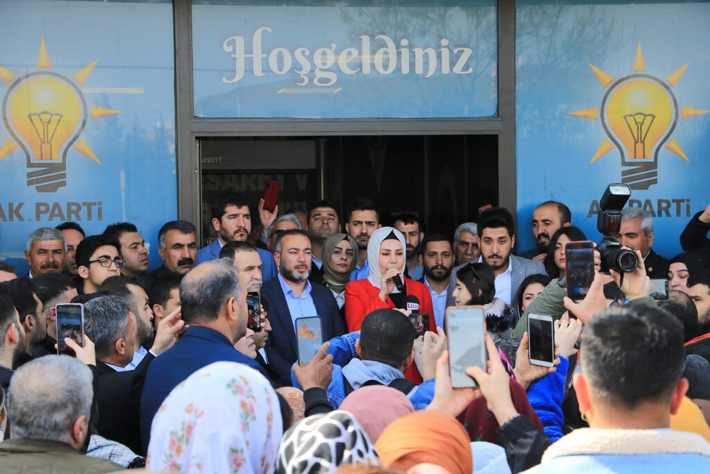 DÜRDANE BEYOĞLU MİLLETVEKİLİ ADAYLIĞI BAŞVURUSUNDA BULUNDU