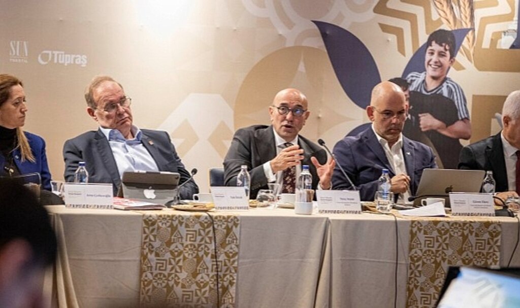 Başkan Soyer Üçüncü Yüksek İstişare Kurulu'nda konuştu