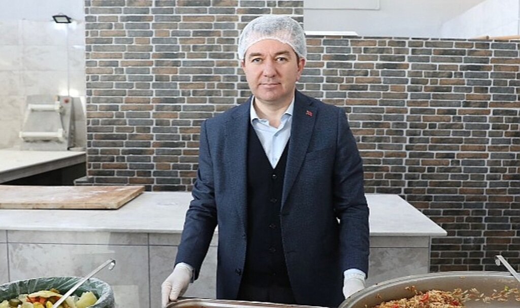 Bergama Belediyesi Aşevi'nden her gün 800 kişiye sıcak yemek