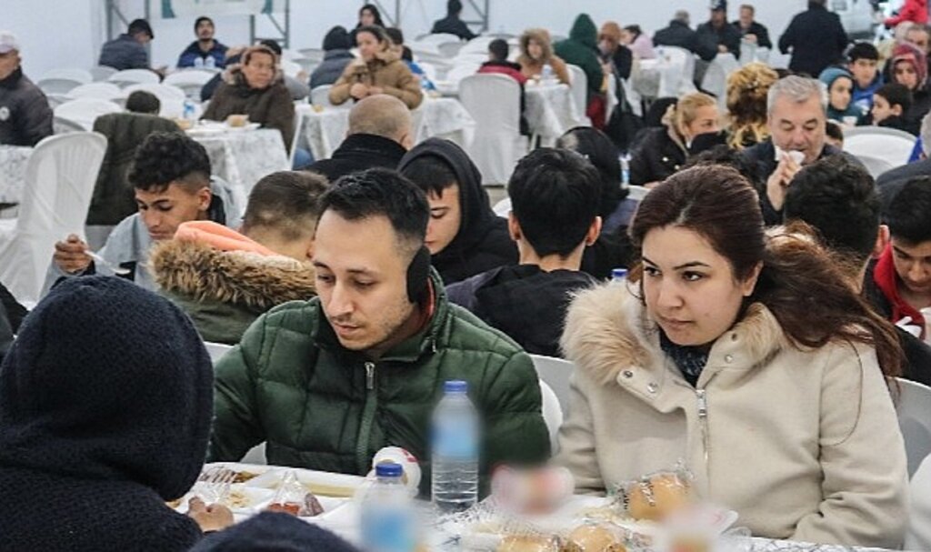 Binlerce Vatandaş Dayanışma Sofrasında Buluştu