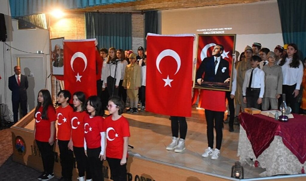 Edremit'te İstiklal Marşı'nın 102. Yılı kutlandı