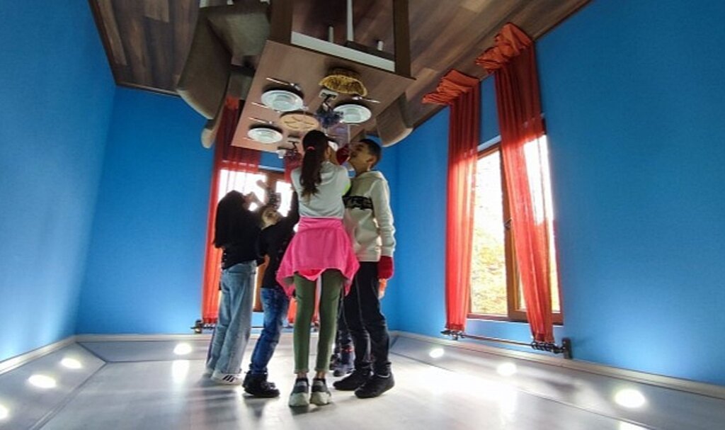 Eğlencenin Adresi 'Canik Ters Ev' Açıldı