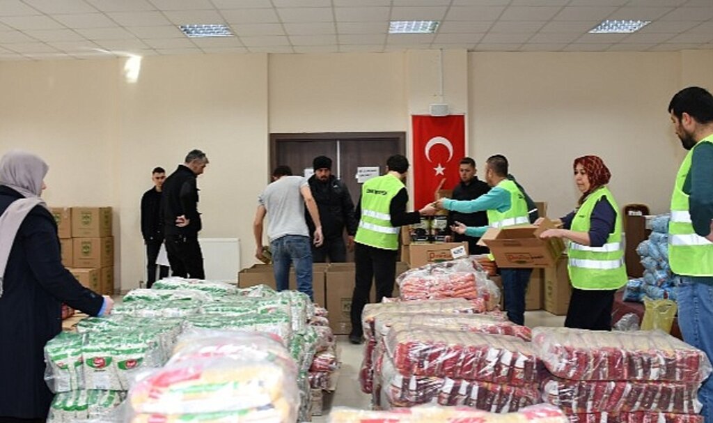 İznik'ten Afet Bölgesine Destekler Sürüyor