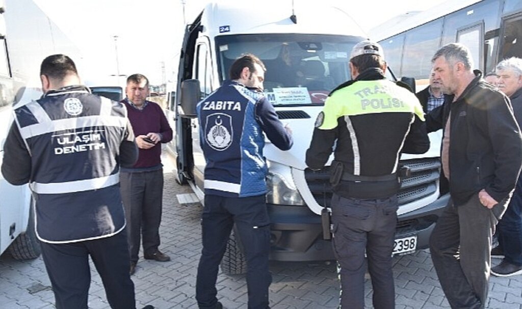 Kartepe'de Öğrenci Servislerinin Denetimleri Yapıldı