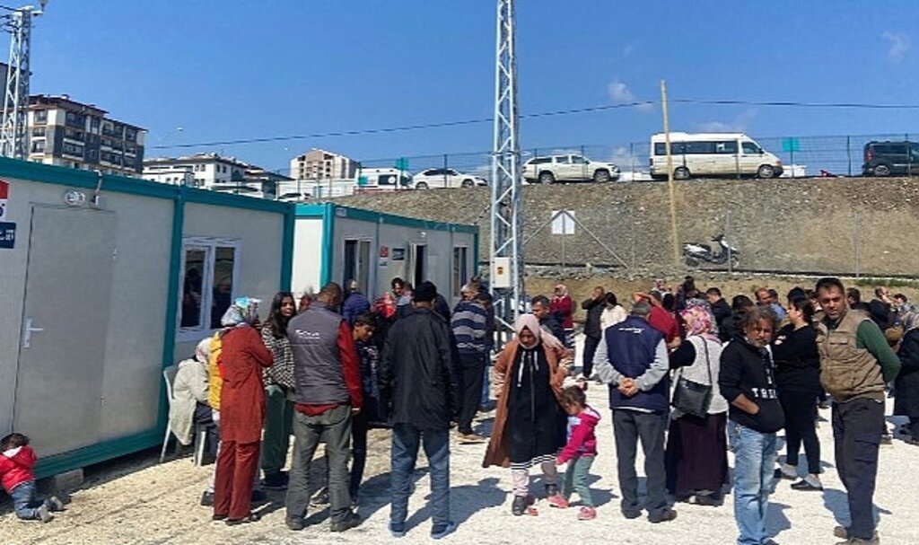 Kocaeli Büyükşehir'in Defne'deki Konteyner Kentine vatandaşlar taşınmaya başladı