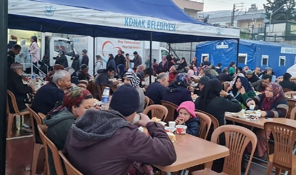 Konak'tan Çadır Kentte İlk İftar