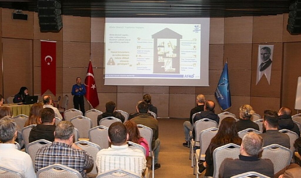Küçükçekmece Belediyesi'nden Personele Afet Farkındalık Eğitimi