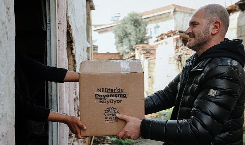 Nilüfer Belediyesi'nden binlerce haneye erzak desteği