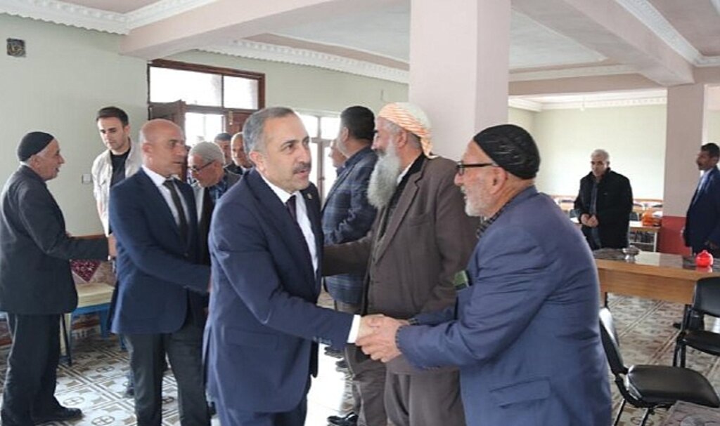 AK Parti'li Arvas: 'Artık emir alan bir Türkiye yok'