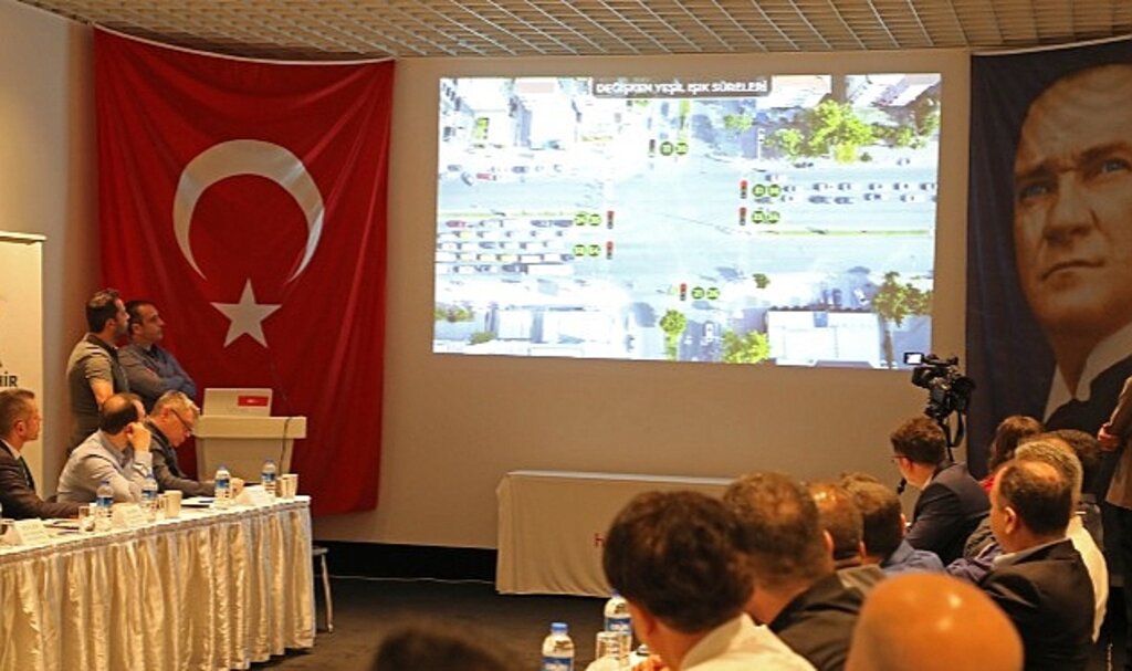 Antalya Büyükşehir 'Kent İçi Ulaşım Yasa Tasarısı' çalıştayı düzenledi