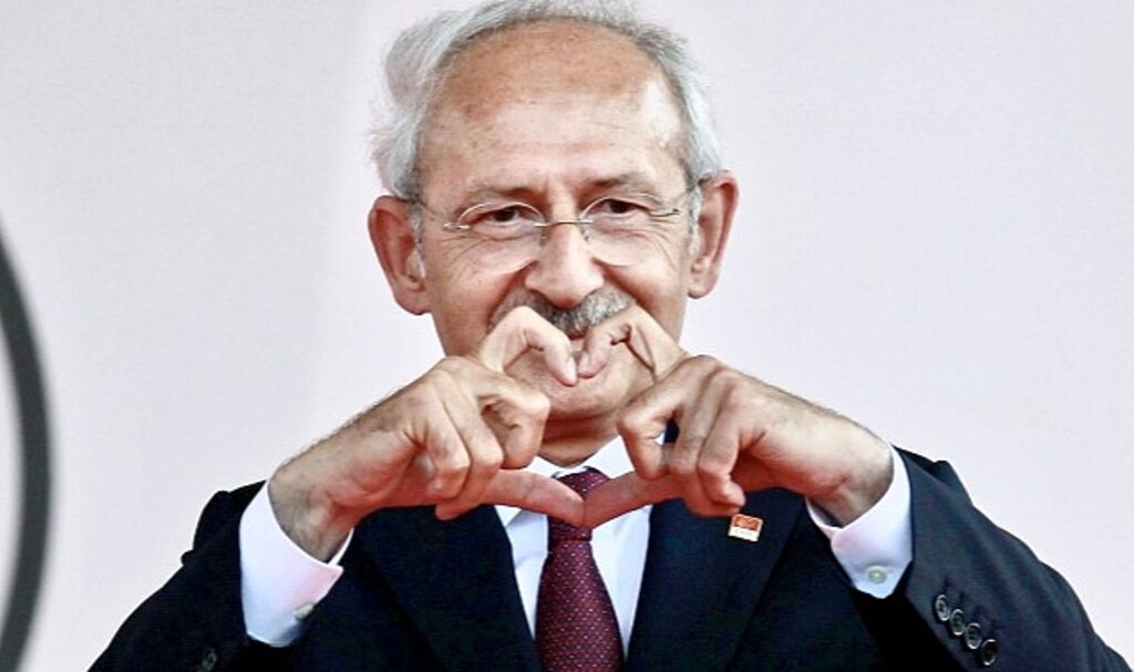 Başkan Erkiş'ten Cumhuriyet Halk Partisi'ne hediye marş