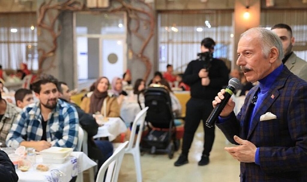 Bayrampaşa'da depremzedelere iftar